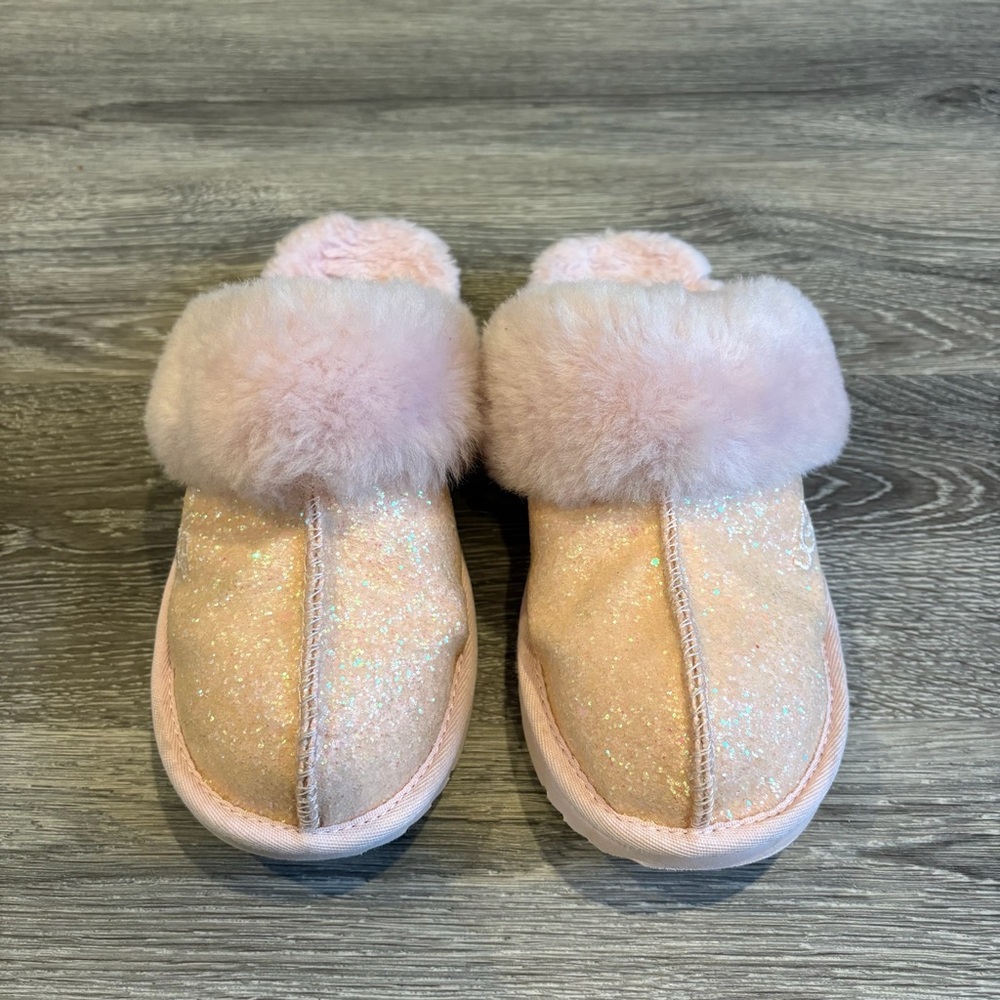 UGG Girls Cozy II Glitter Slippers Size 5 Lavender Purple Pink Fluffy Sparkly